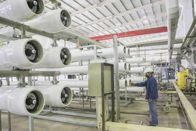 石嘴山市召開第五次推進(jìn)會(huì)暨工業(yè)轉(zhuǎn)型升級(jí)大會(huì)側(cè)記